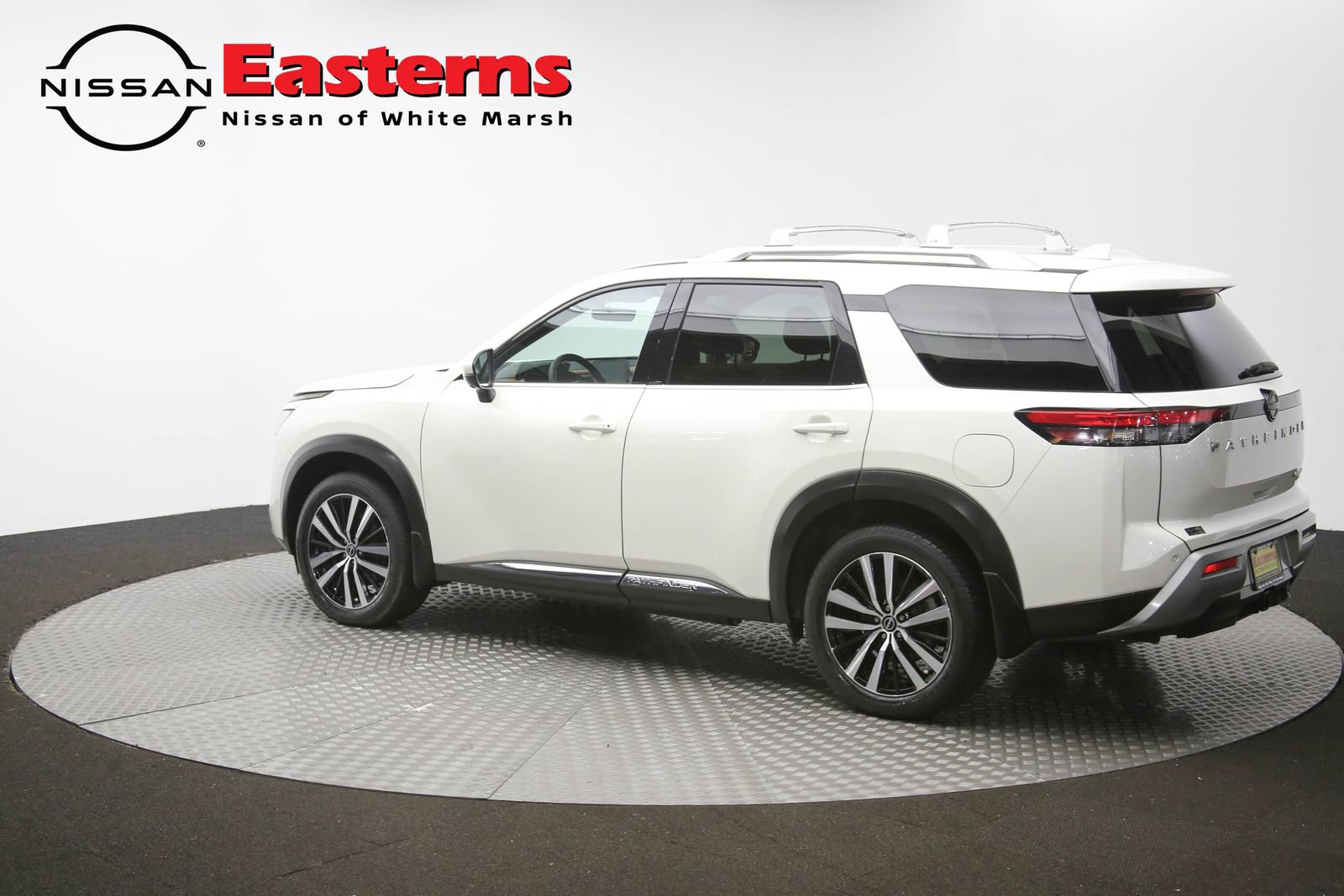 Used 2023 Nissan Pathfinder Platinum AWD/4WD image 66