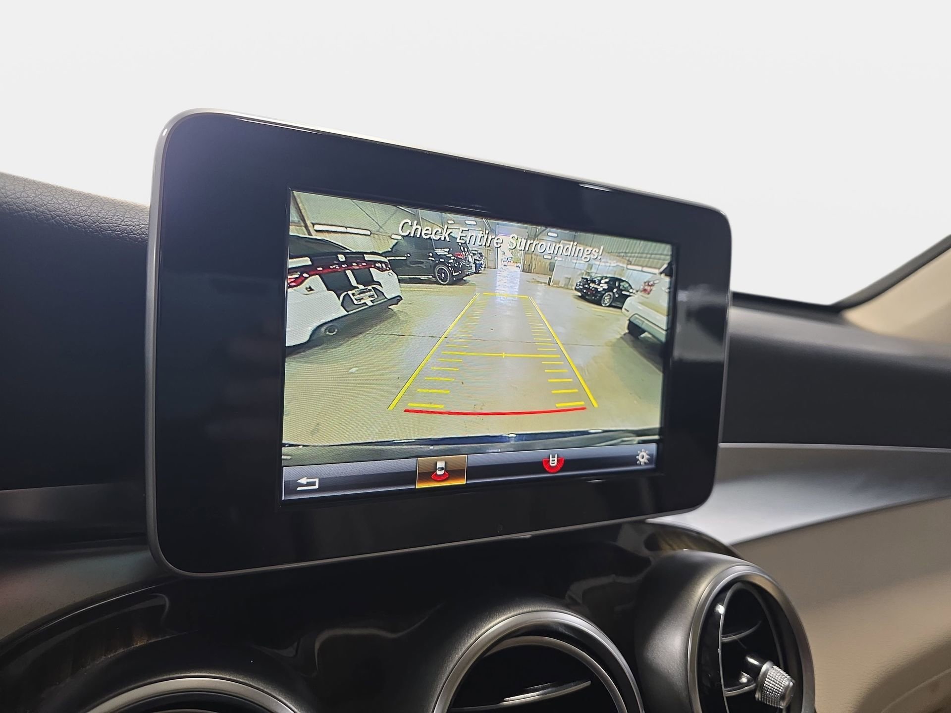 Used 2017 Mercedes-Benz GLC 300 4MATIC image 23