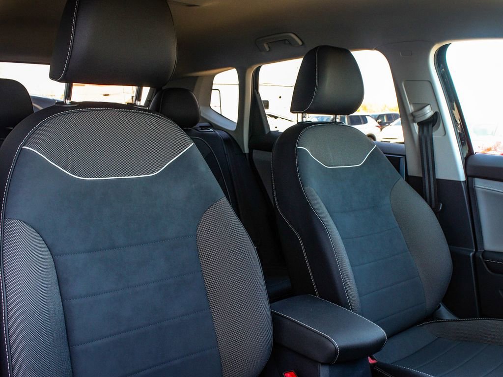 Used 2024 Volkswagen Taos SE w/ Taos Adventure Package (SXB) image 40