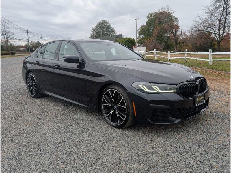 Used 2022 BMW 530i xDrive w/ M Sport Package image 3