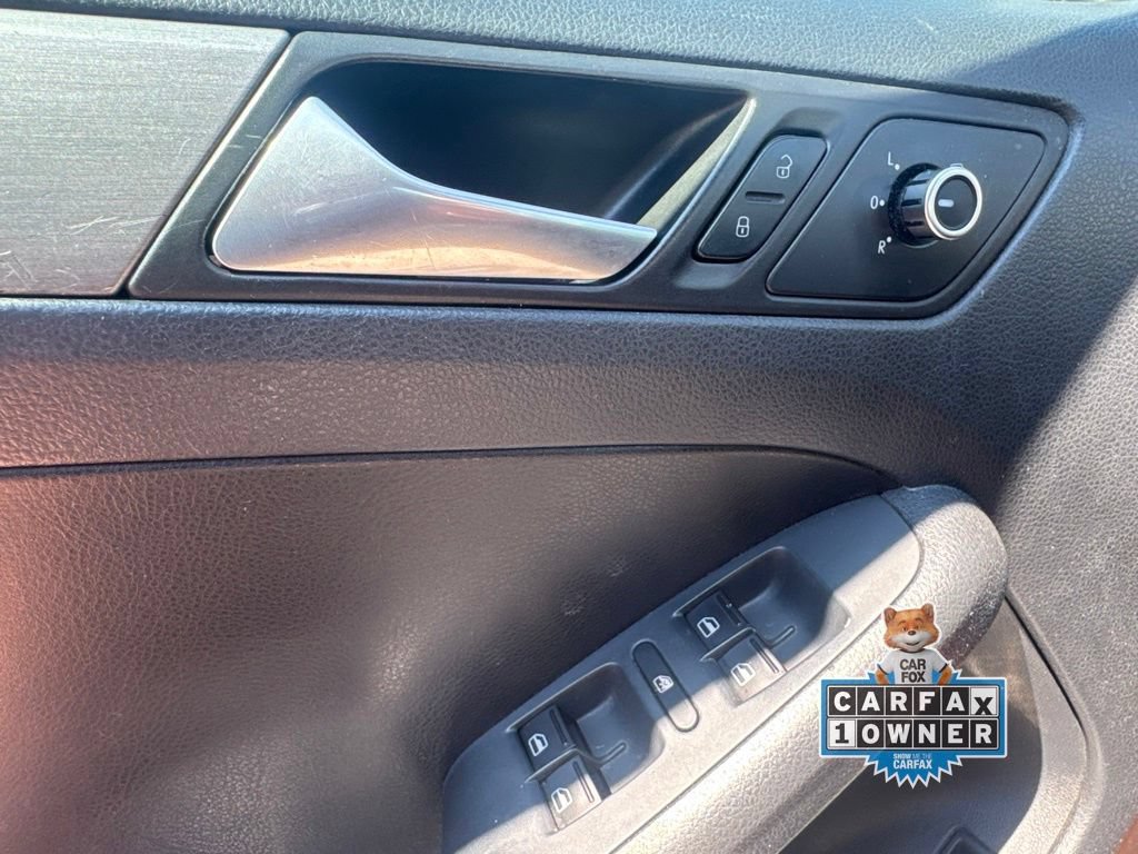 Used 2014 Volkswagen Jetta SEL FWD image 23