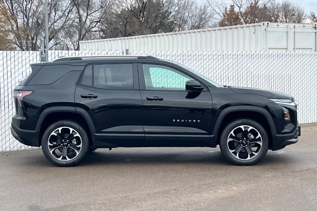 New 2026 Chevrolet Equinox LT w/ Convenience Package II image 3
