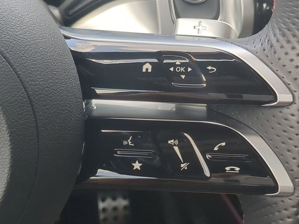 Used 2024 Mercedes-Benz EQB 300 4MATIC image 13