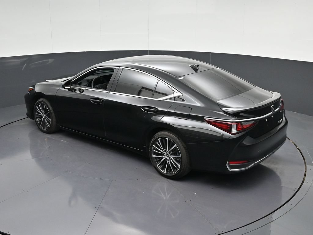 Used 2025 Lexus ES 300h w/ Premium Package FWD image 25