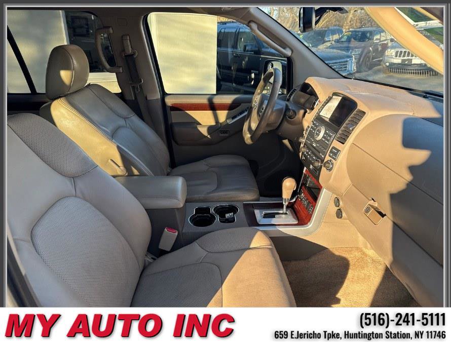 Used 2012 Nissan Pathfinder LE AWD/4WD image 26