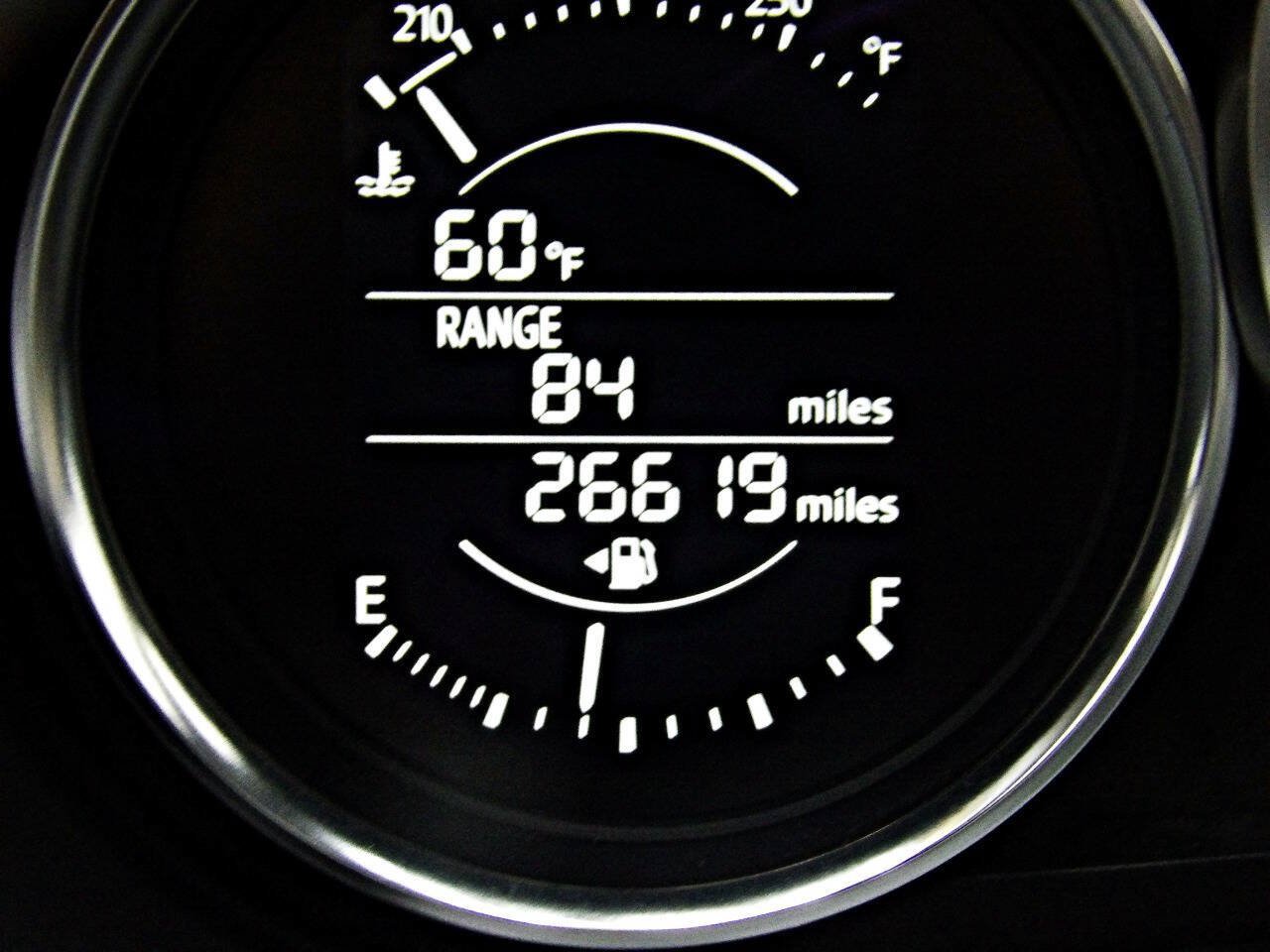 Used 2018 MAZDA MX-5 Miata Grand Touring RWD image 17