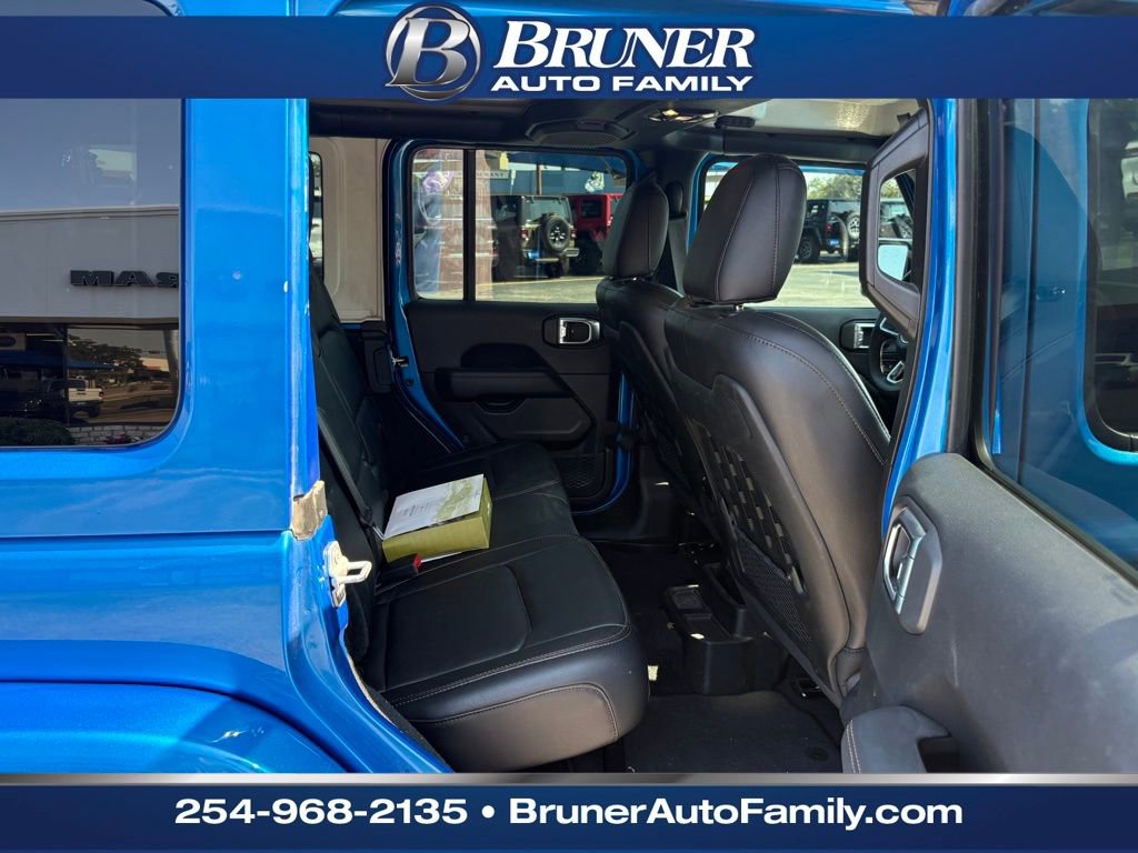 Used 2023 Jeep Wrangler Unlimited Rubicon 392 image 17