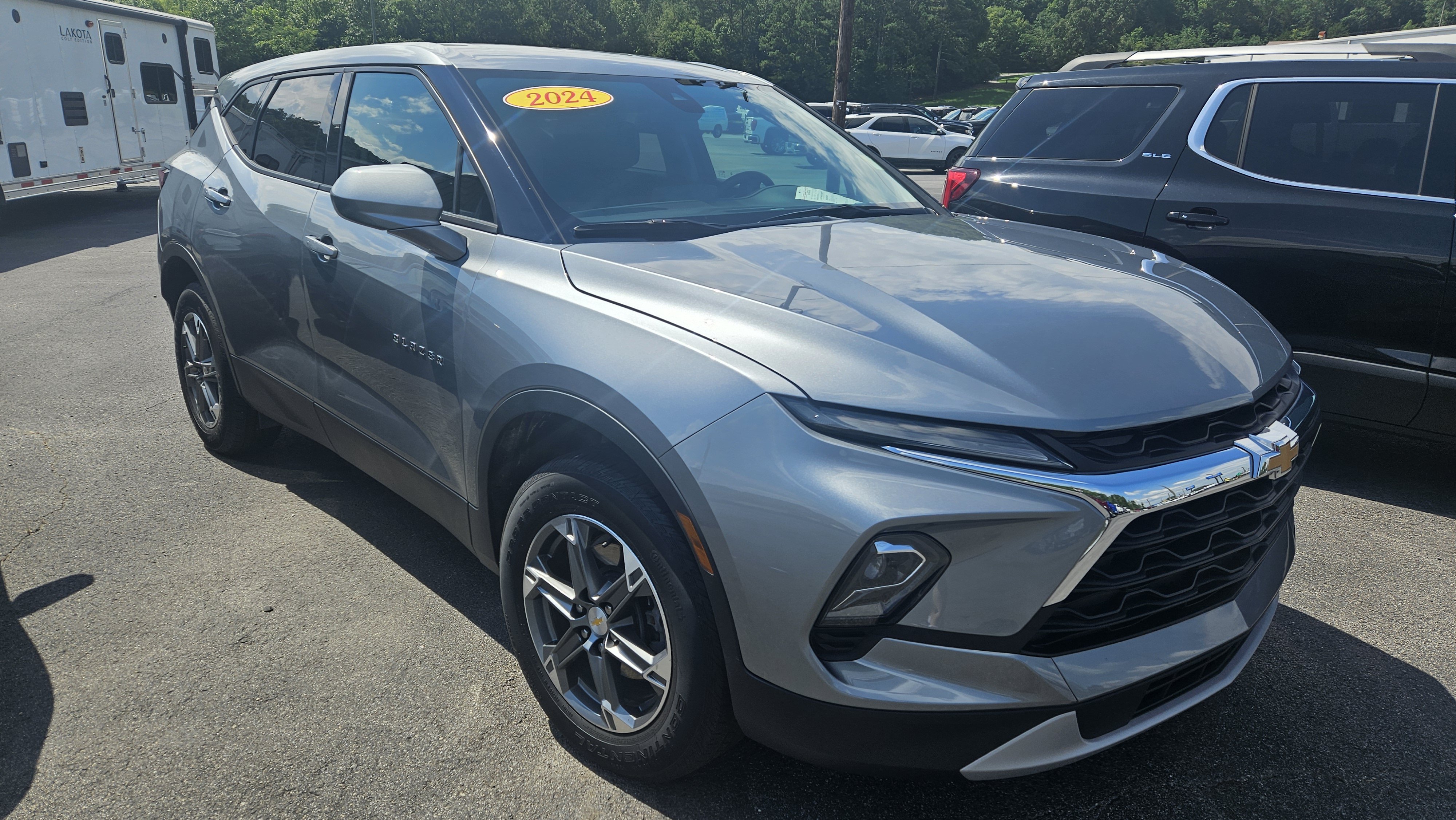 Used 2024 Chevrolet Blazer LT FWD image 4