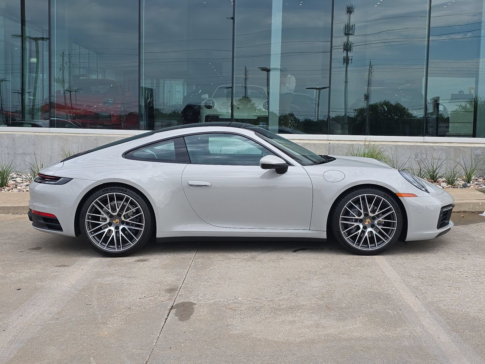 Certified 2024 Porsche 911 Carrera 4 AWD/4WD image 8