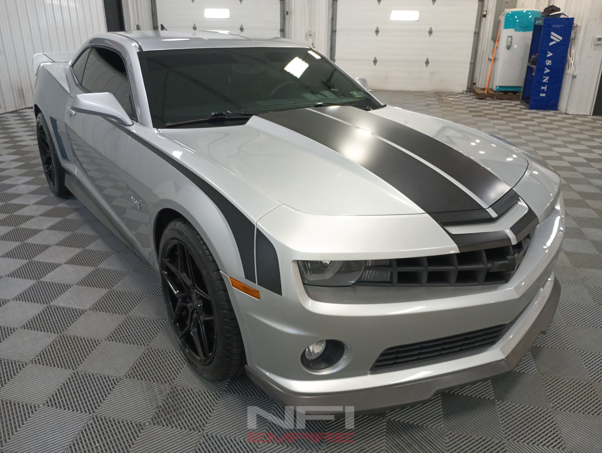 Used 2010 Chevrolet Camaro SS w/ LPO, Ground Effects Package RWD image 5