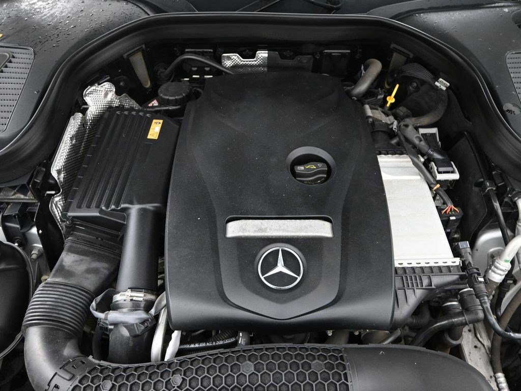 Used 2016 Mercedes-Benz GLC 300 4MATIC w/ Premium Package image 17