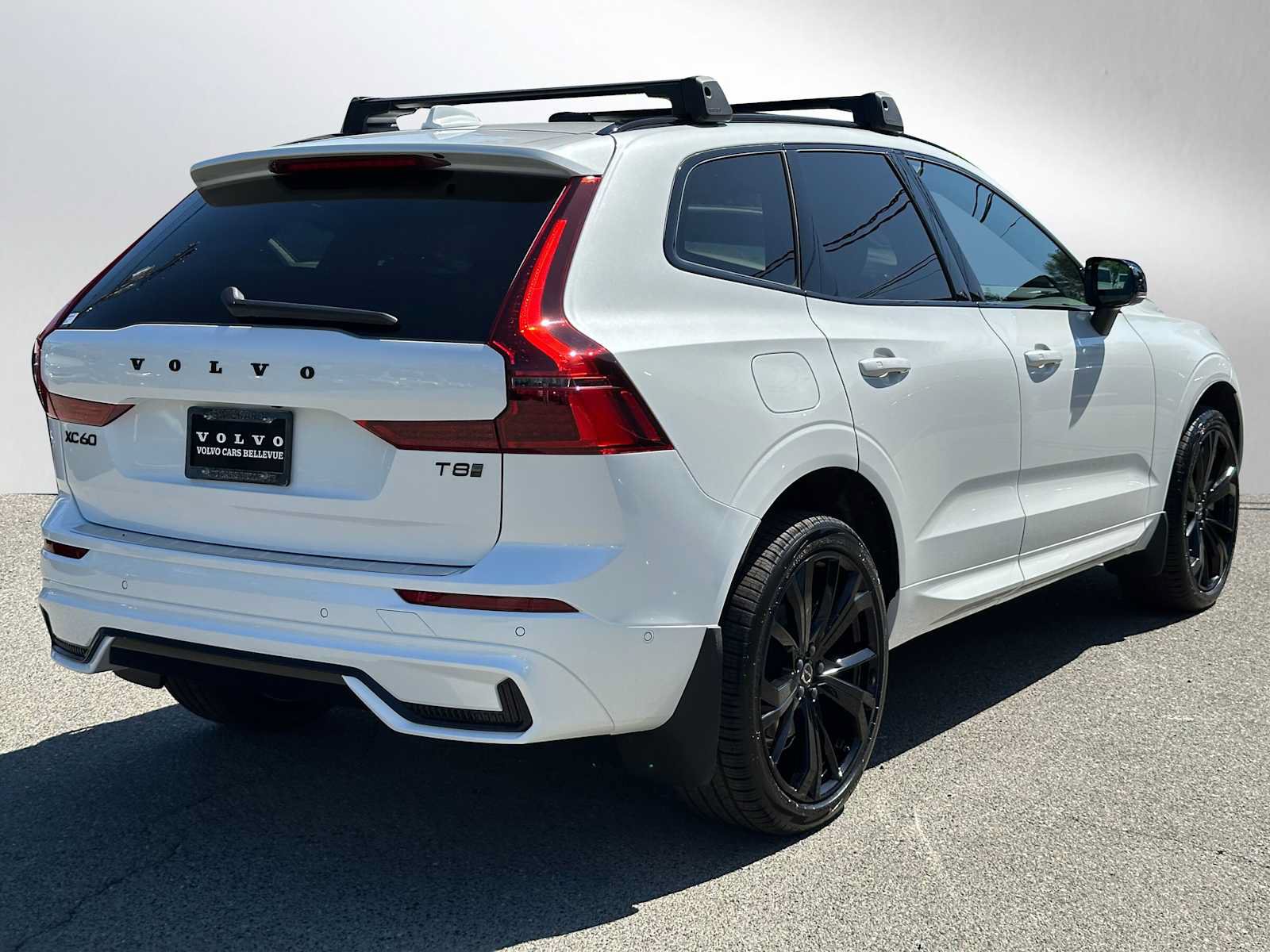 New 2026 Volvo XC60 T8 Ultra w/ Protection Package Premier AWD/4WD image 3