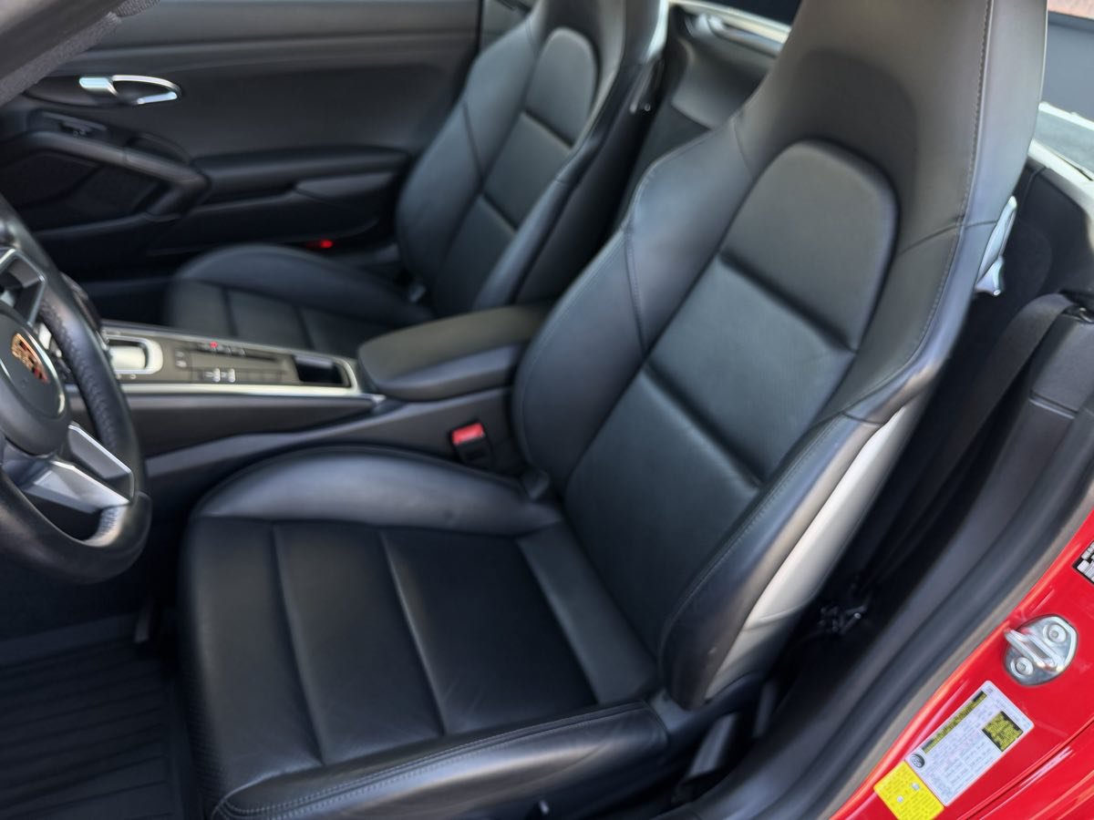Used 2019 Porsche 718 Cayman RWD image 17