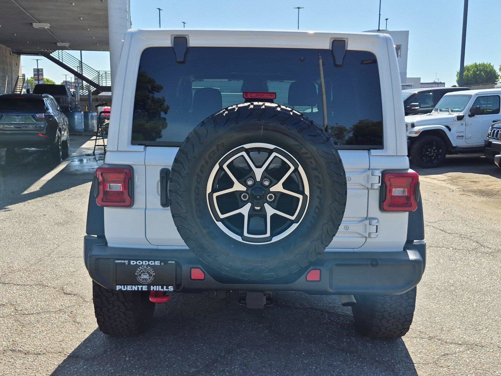 Certified 2025 Jeep Wrangler Unlimited Rubicon AWD/4WD image 6