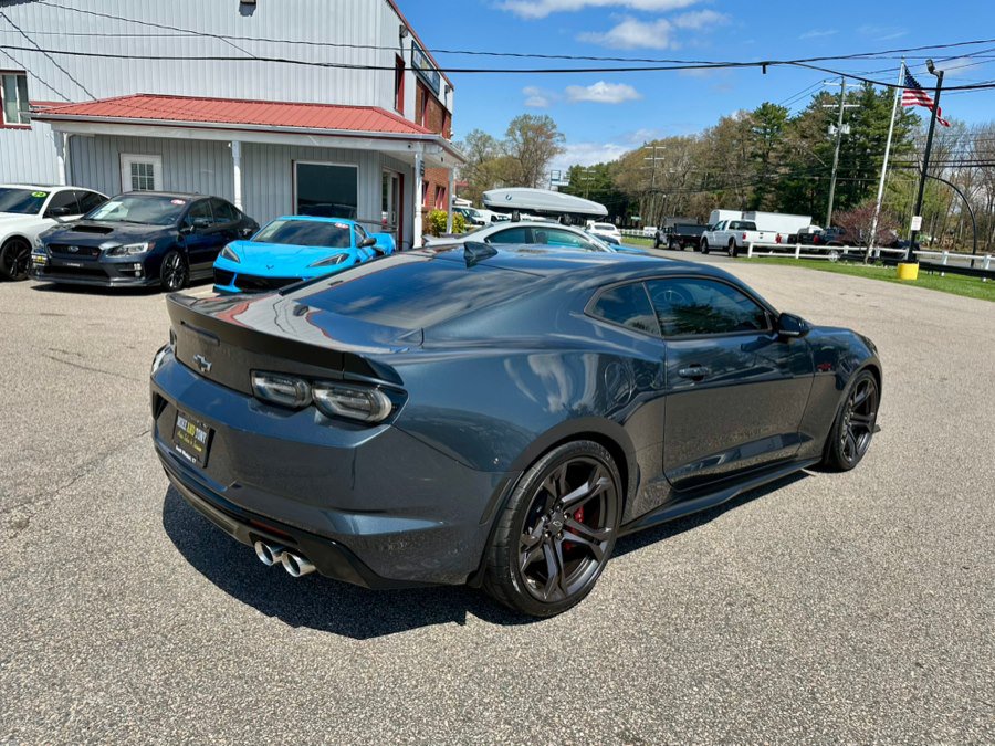Used 2020 Chevrolet Camaro SS RWD image 6