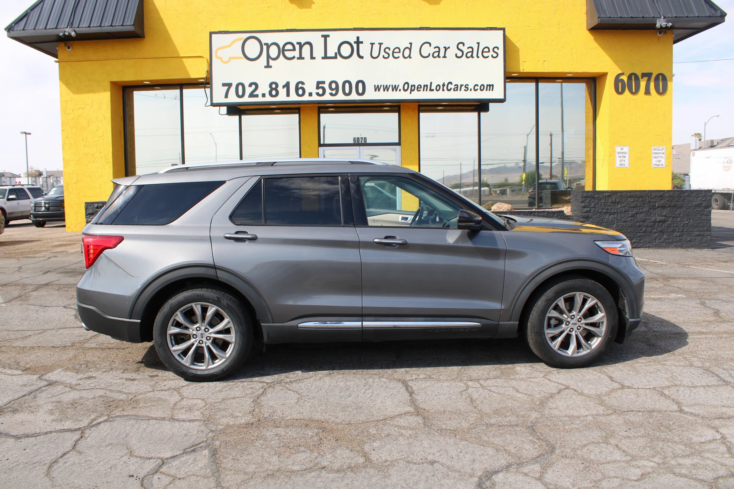 Used 2021 Ford Explorer Limited w/ Equipment Group 301A RWD image 4