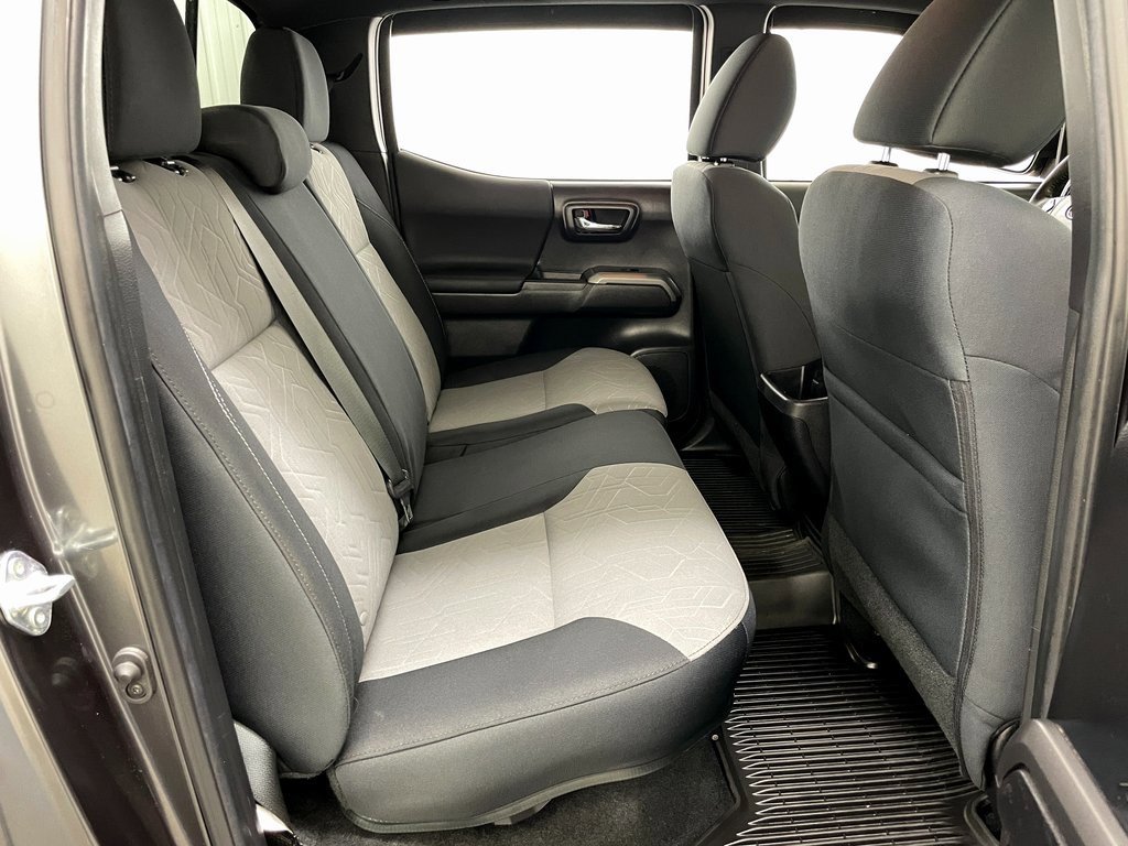 Used 2023 Toyota Tacoma TRD Off-Road image 39