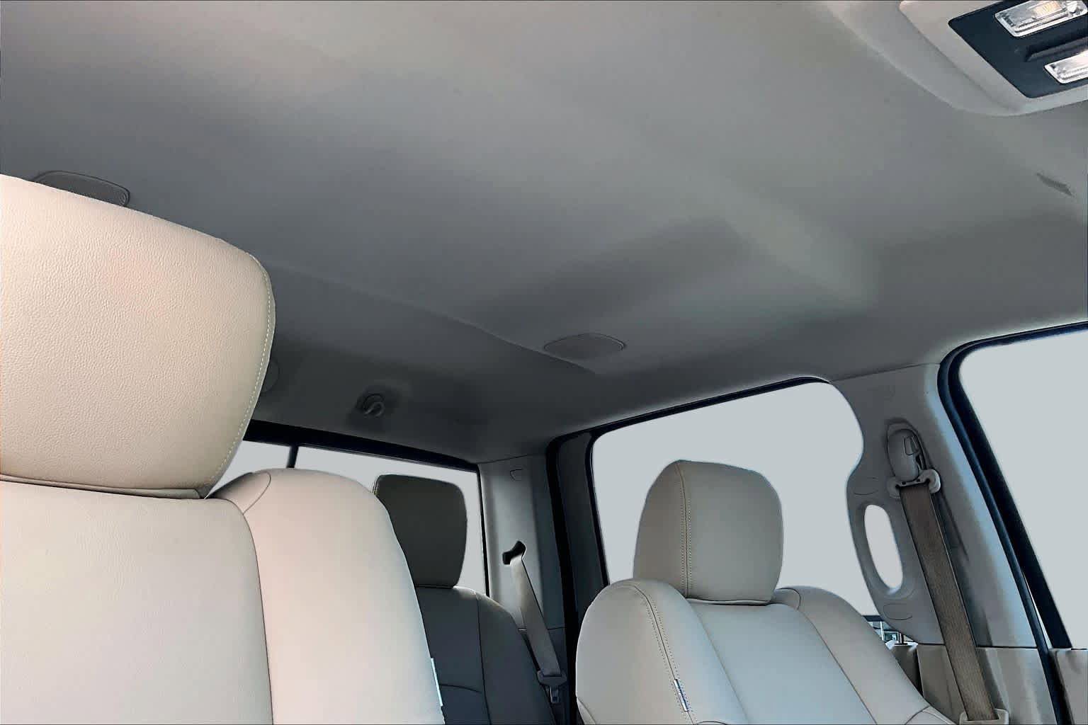 Used 2018 RAM 1500 Laramie w/ Convenience Group AWD/4WD image 15