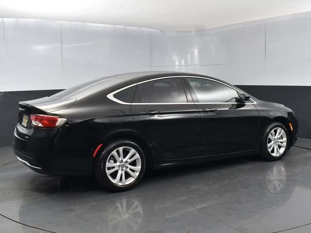 Used 2015 Chrysler 200 Limited FWD image 3