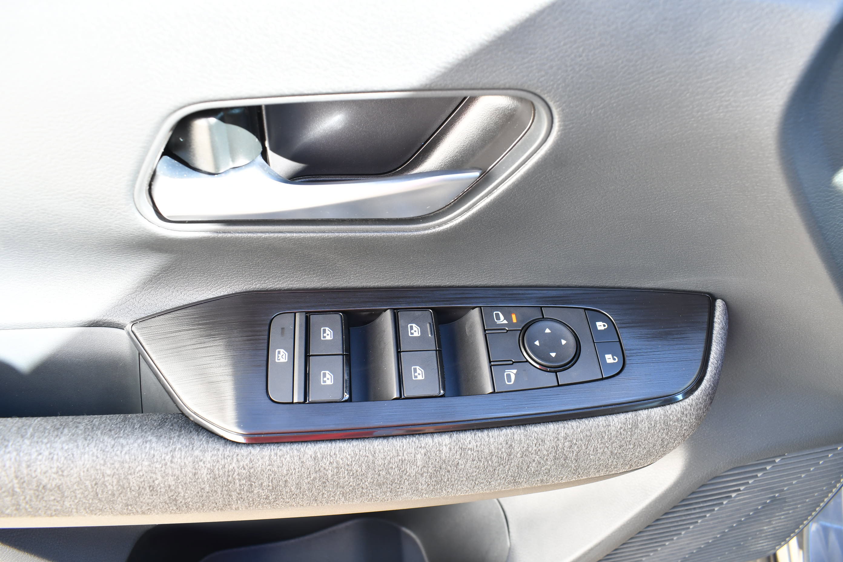 Used 2026 Nissan Kicks SV image 11