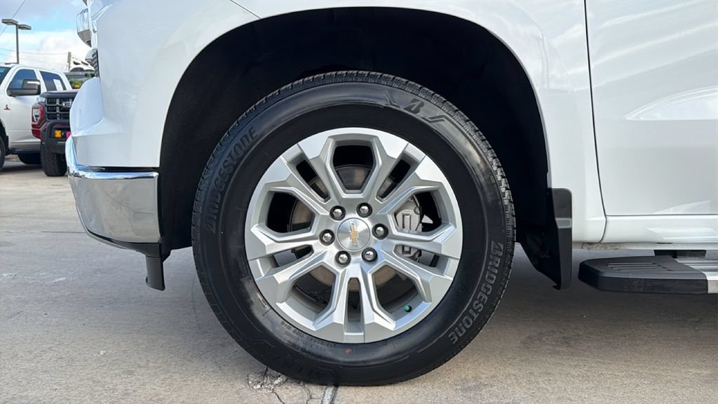 Used 2025 Chevrolet Silverado 1500 LTZ w/ LTZ Premium Package RWD image 9