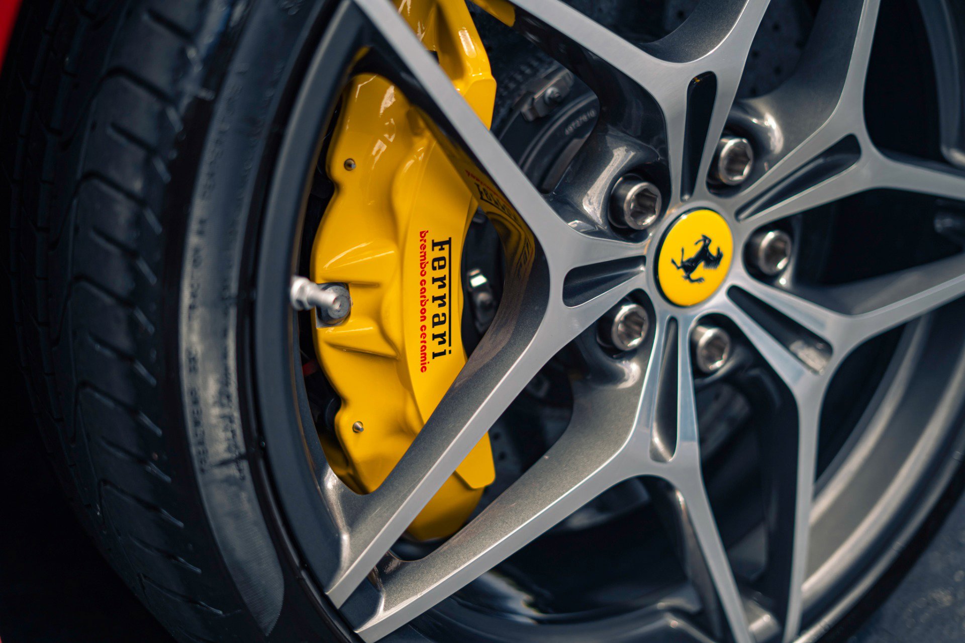 Used 2016 Ferrari California T RWD image 42