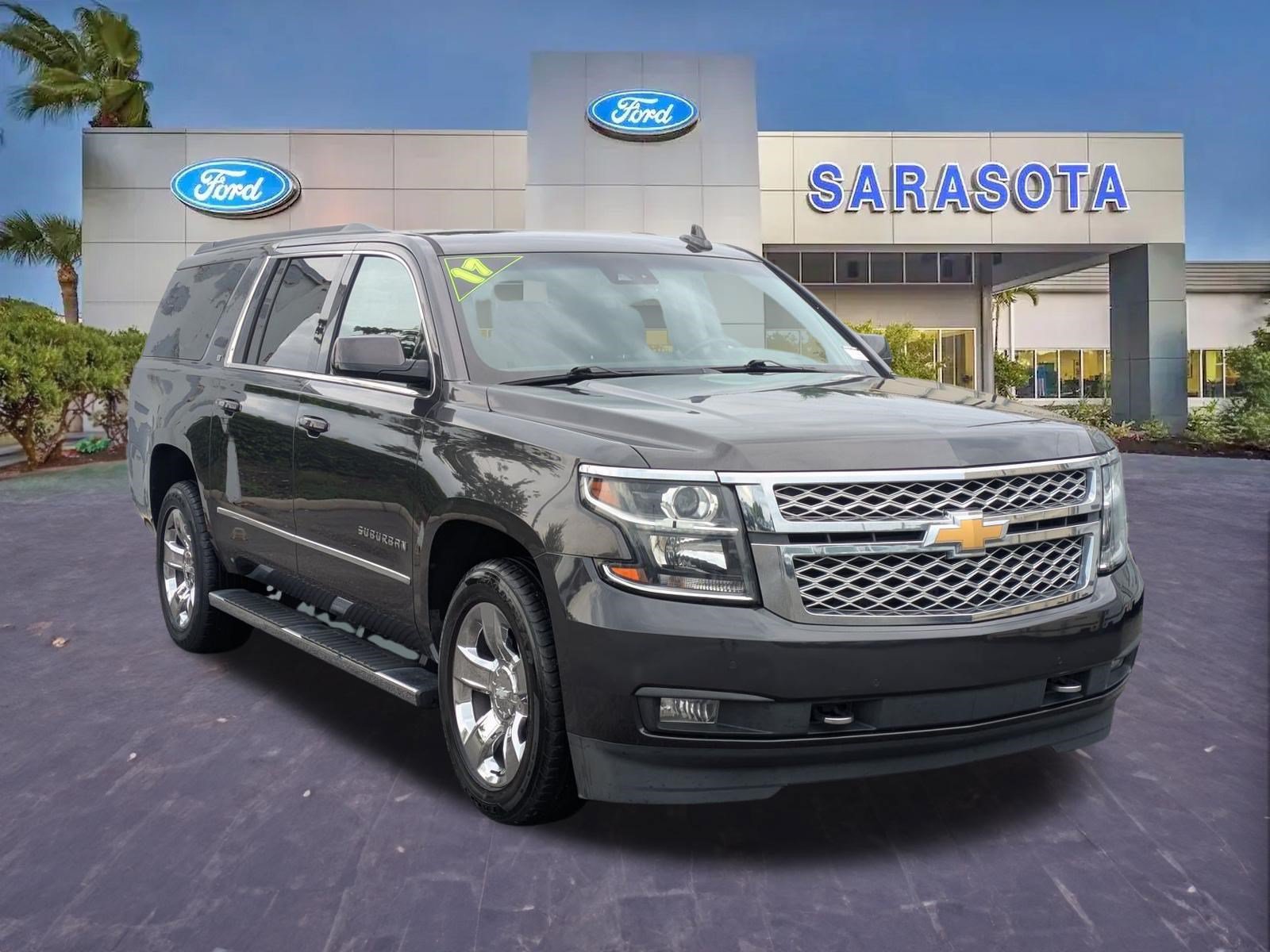 Used 2017 Chevrolet Suburban LT w/ LT Signature Package RWD image 1