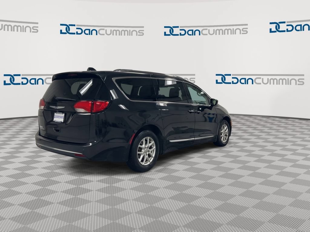 Used 2020 Chrysler Pacifica Touring-L FWD image 8