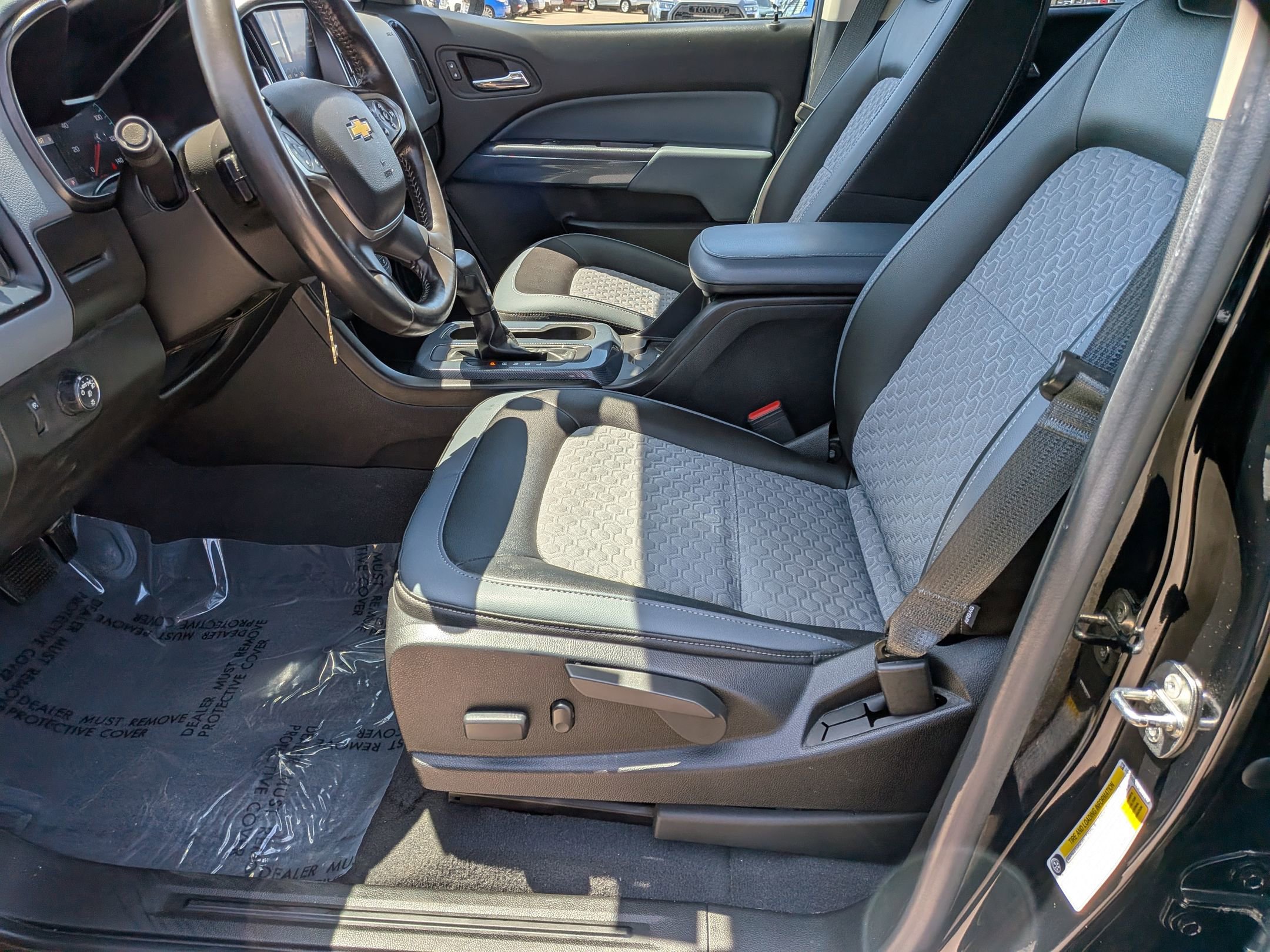 Used 2019 Chevrolet Colorado Z71 RWD image 11