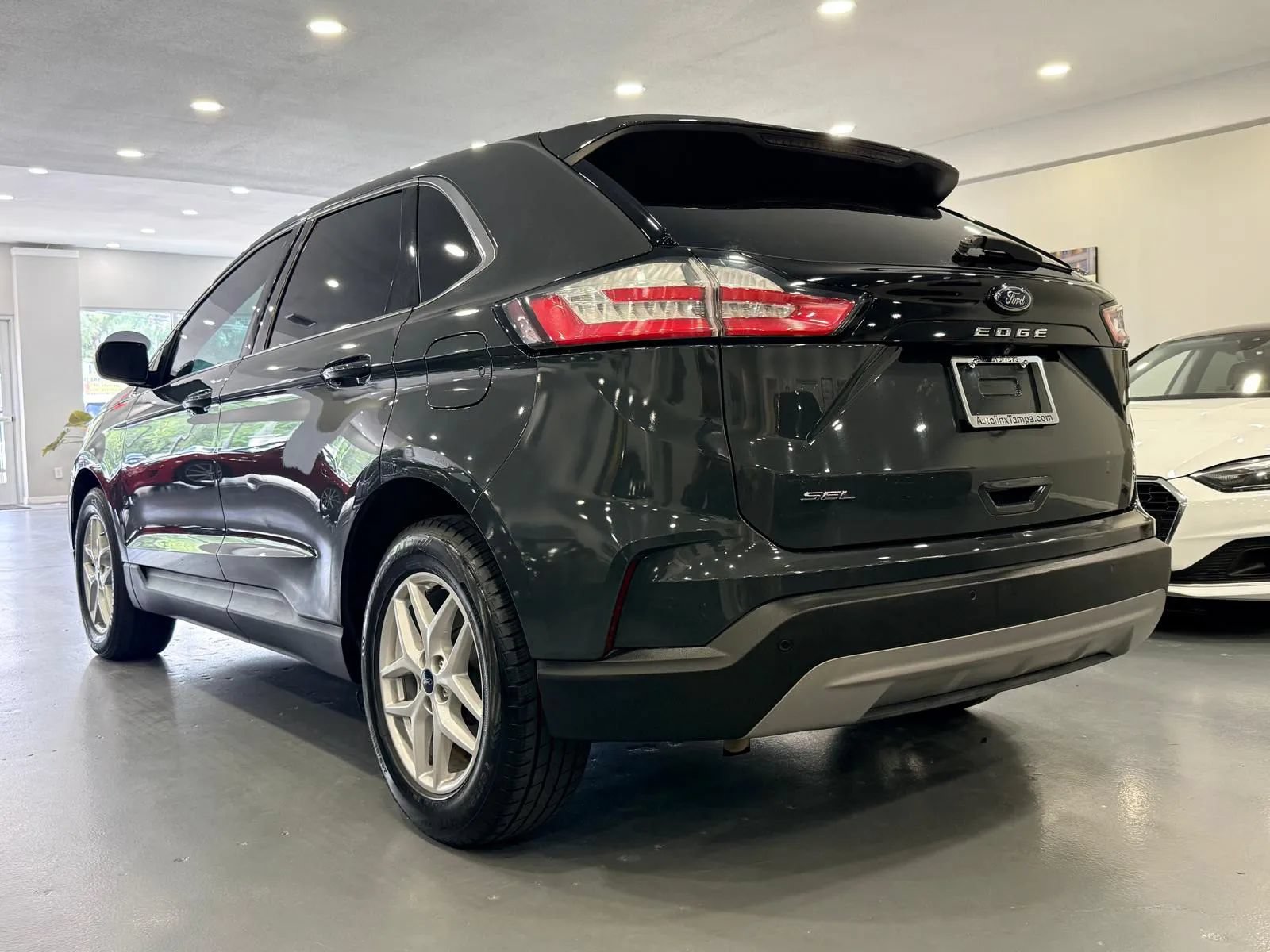 Used 2021 Ford Edge SEL FWD image 5