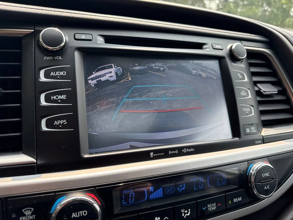 Used 2019 Toyota Highlander XLE AWD/4WD image 31