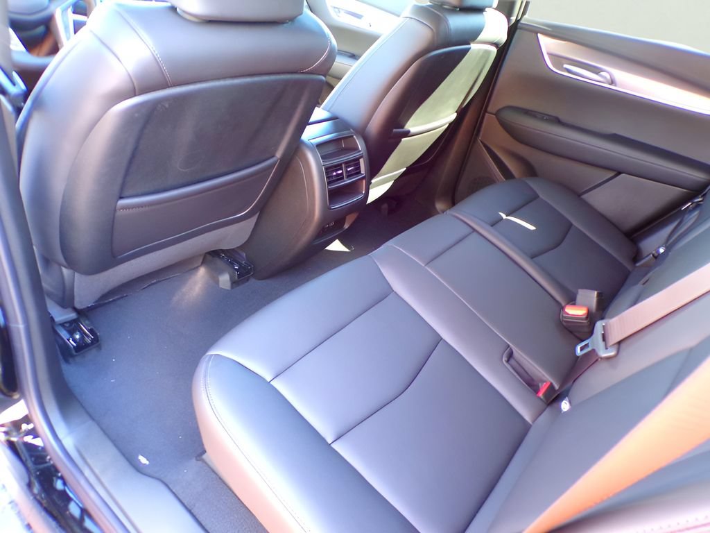 New 2026 Cadillac XT5 Luxury w/ LPO, Floor Liner Package AWD/4WD image 8