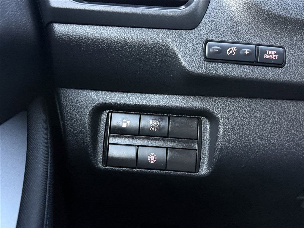 Used 2022 Nissan Leaf S image 29