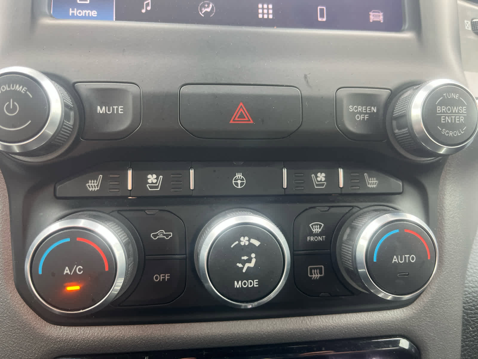 Used 2022 RAM 1500 Laramie w/ Sport Appearance Package image 18