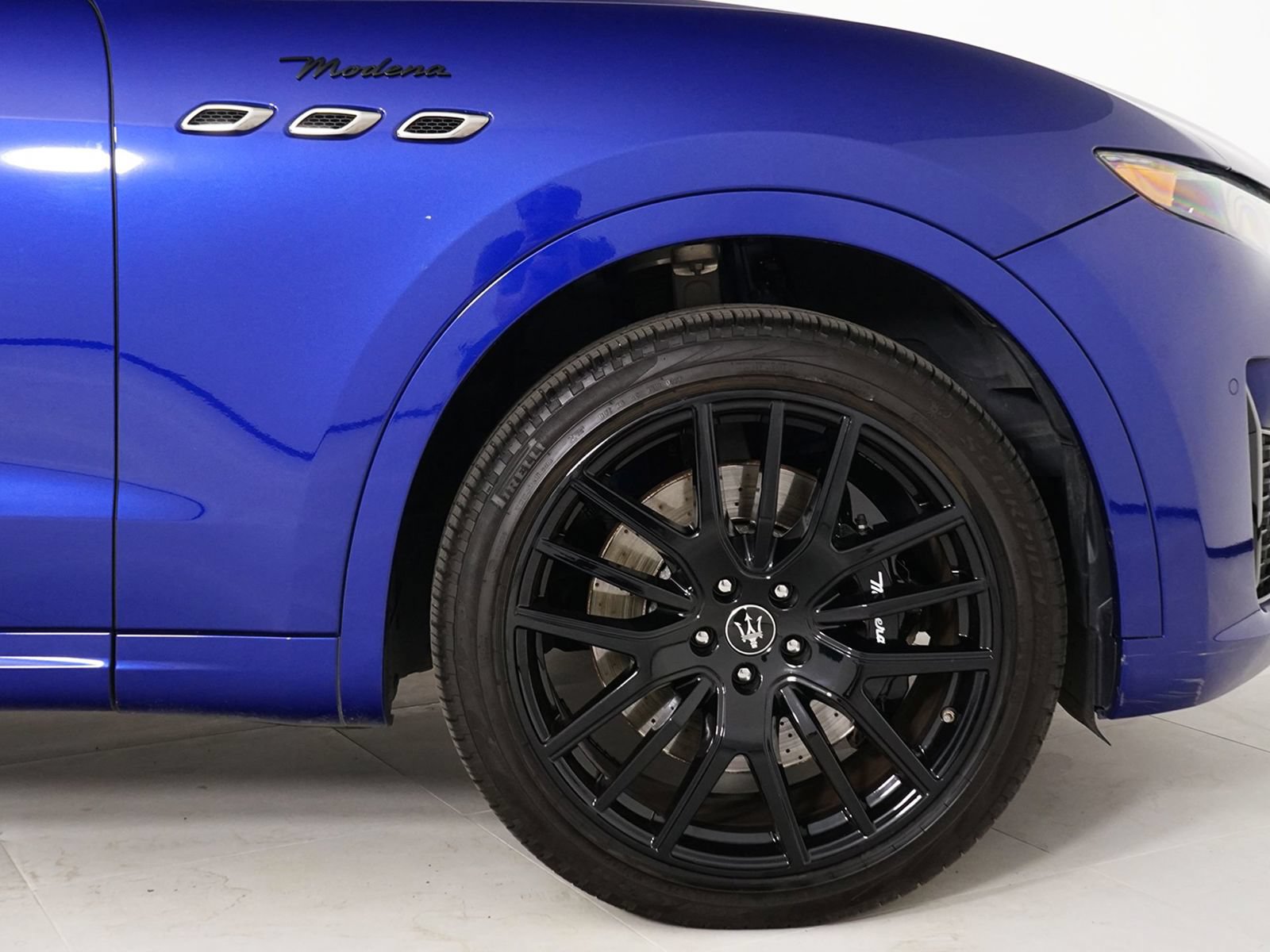 Used 2022 Maserati Levante Modena AWD/4WD image 16