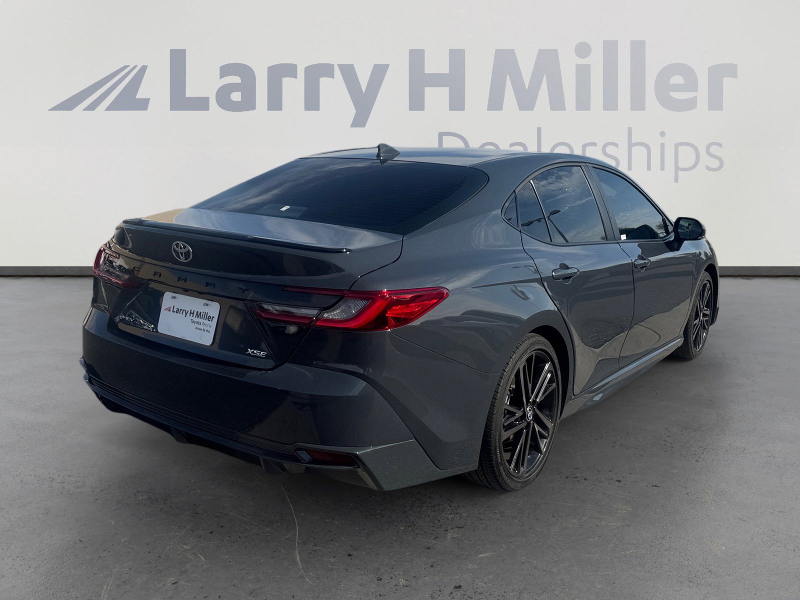 Used 2025 Toyota Camry XSE image 5