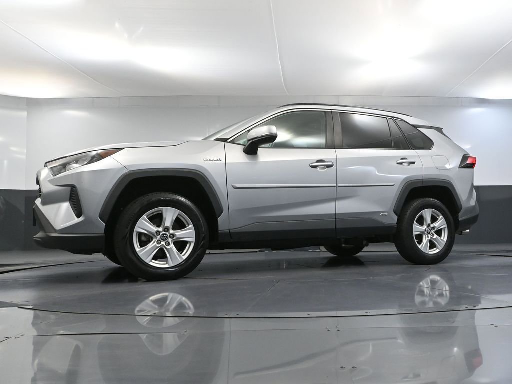 Used 2019 Toyota RAV4 LE w/ Carpet Mat Package AWD/4WD image 49