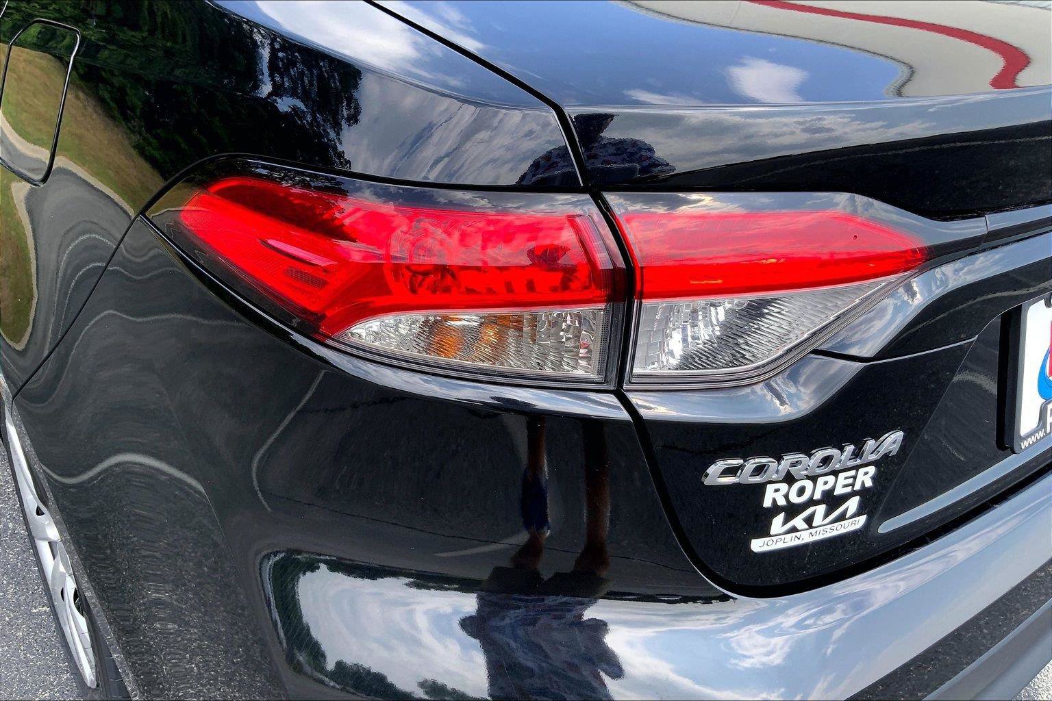 Used 2024 Toyota Corolla LE FWD image 27