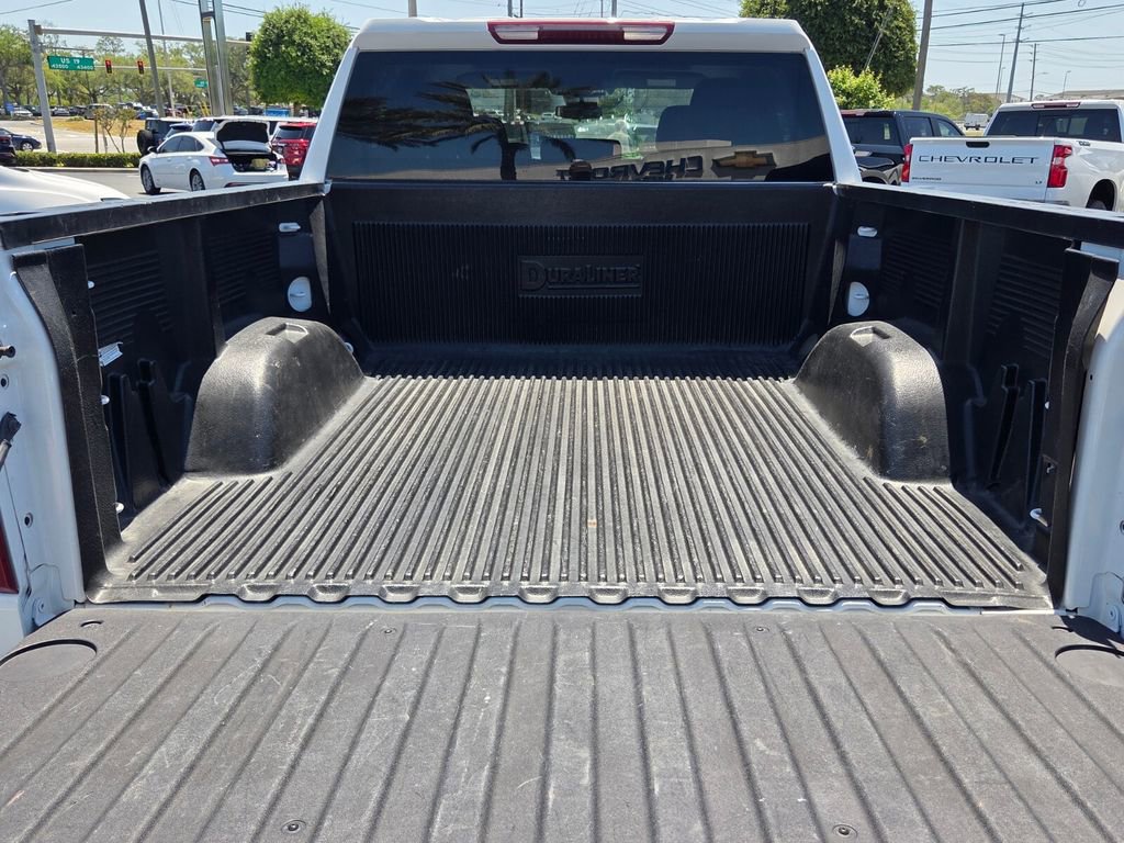 Used 2025 Chevrolet Silverado 1500 LT RWD image 7