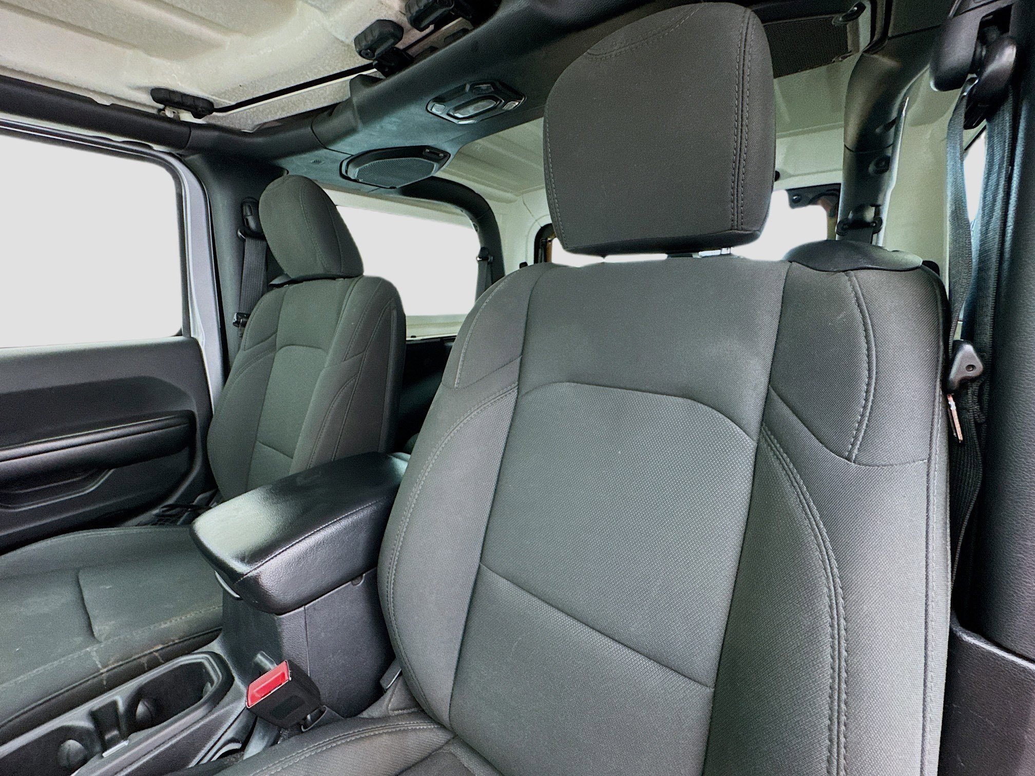Used 2020 Jeep Wrangler Sport AWD/4WD image 13