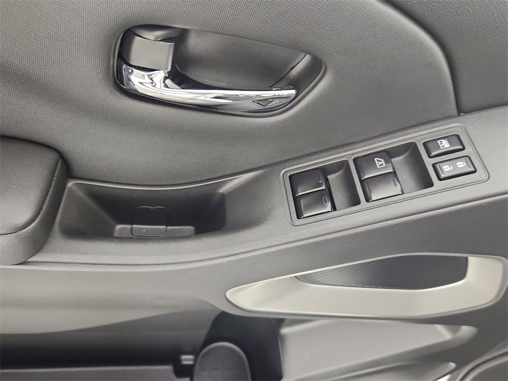 Used 2024 Nissan Frontier SV w/ SV Convenience Package image 9