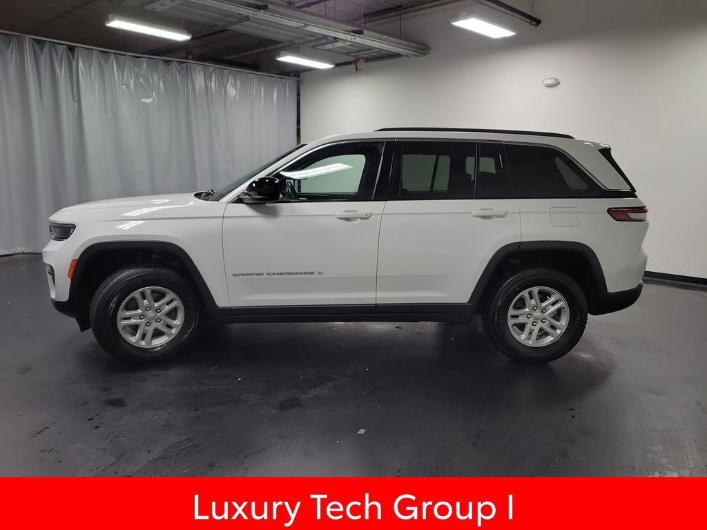 Used 2024 Jeep Grand Cherokee Laredo w/ Luxury Tech Group I AWD/4WD image 5