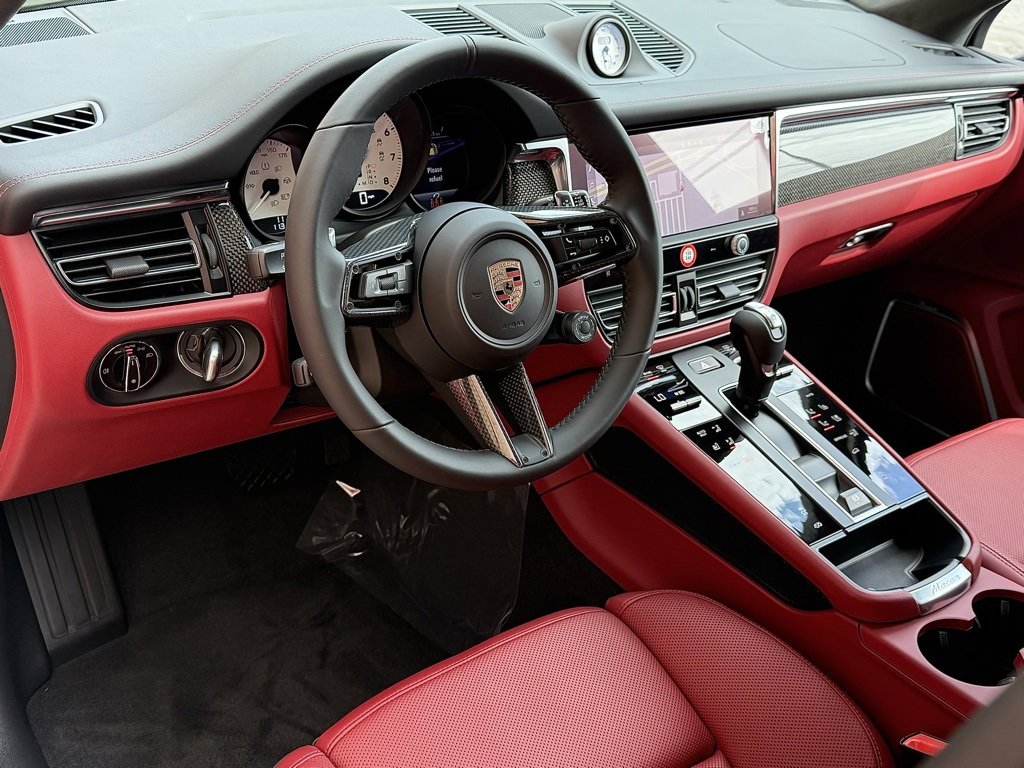 New 2026 Porsche Macan GTS image 4