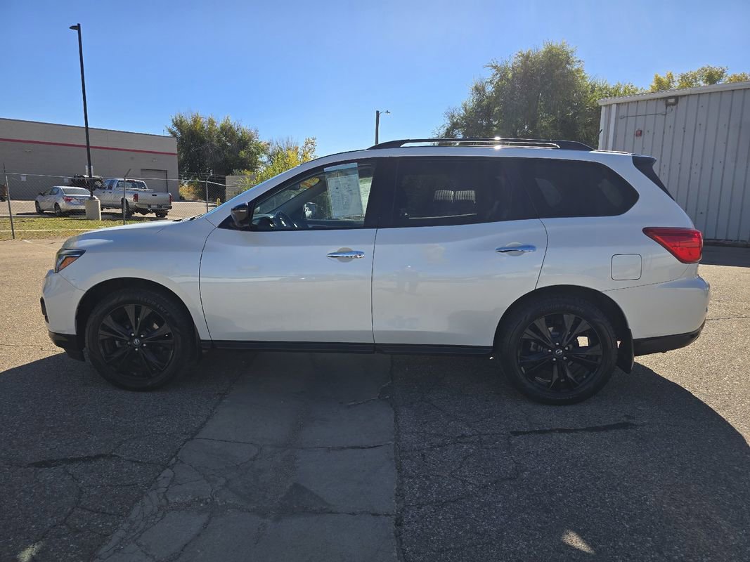 Used 2018 Nissan Pathfinder SL w/ Midnight Edition Package image 9