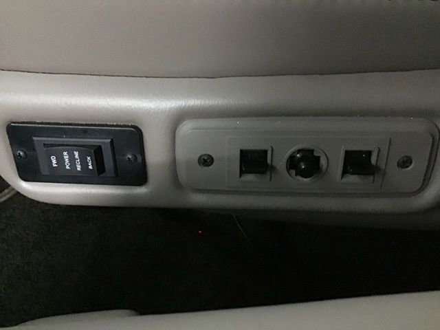 Used 2023 Chevrolet Express 2500 image 27