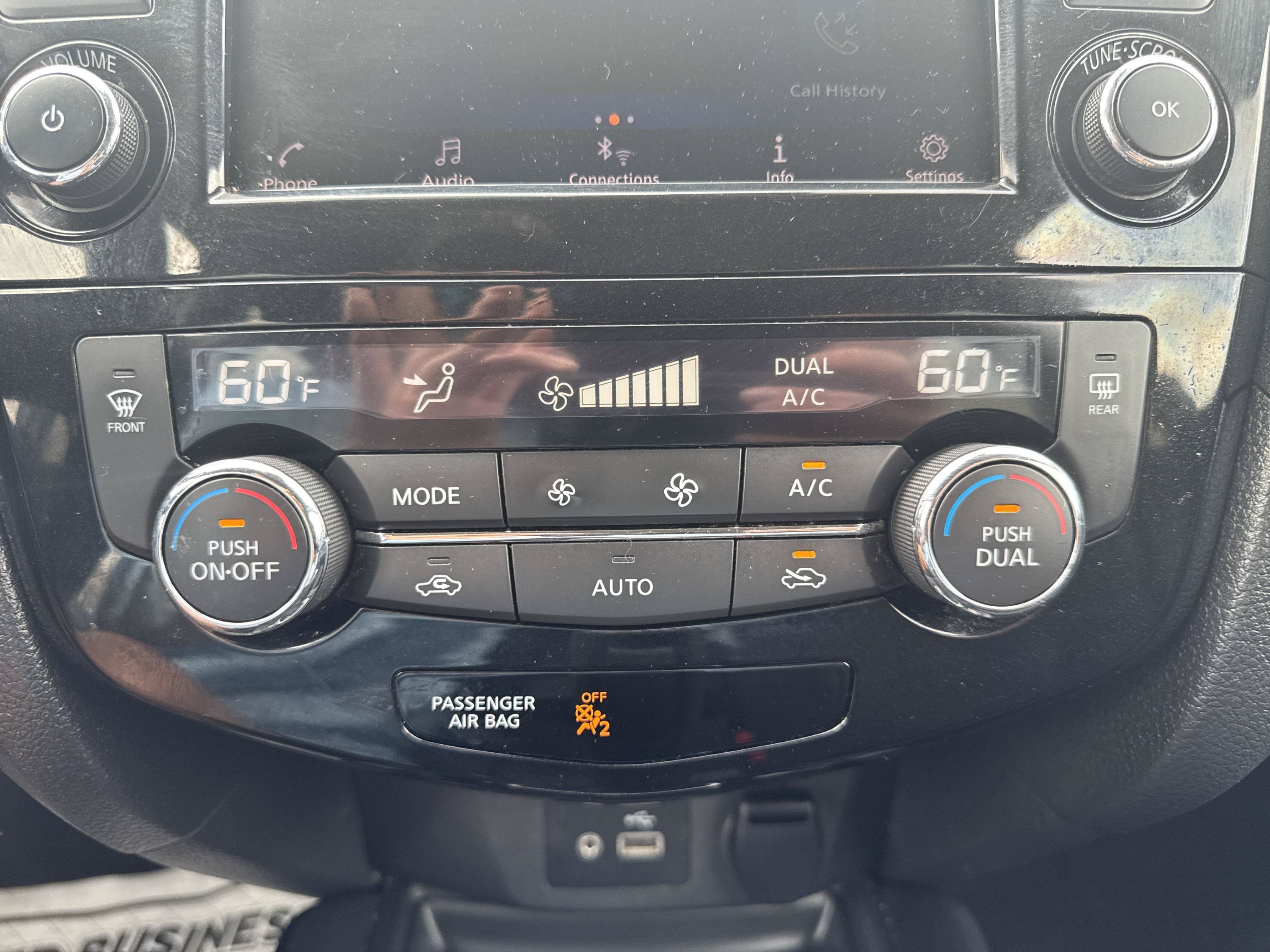 Used 2019 Nissan Rogue SV AWD/4WD image 16
