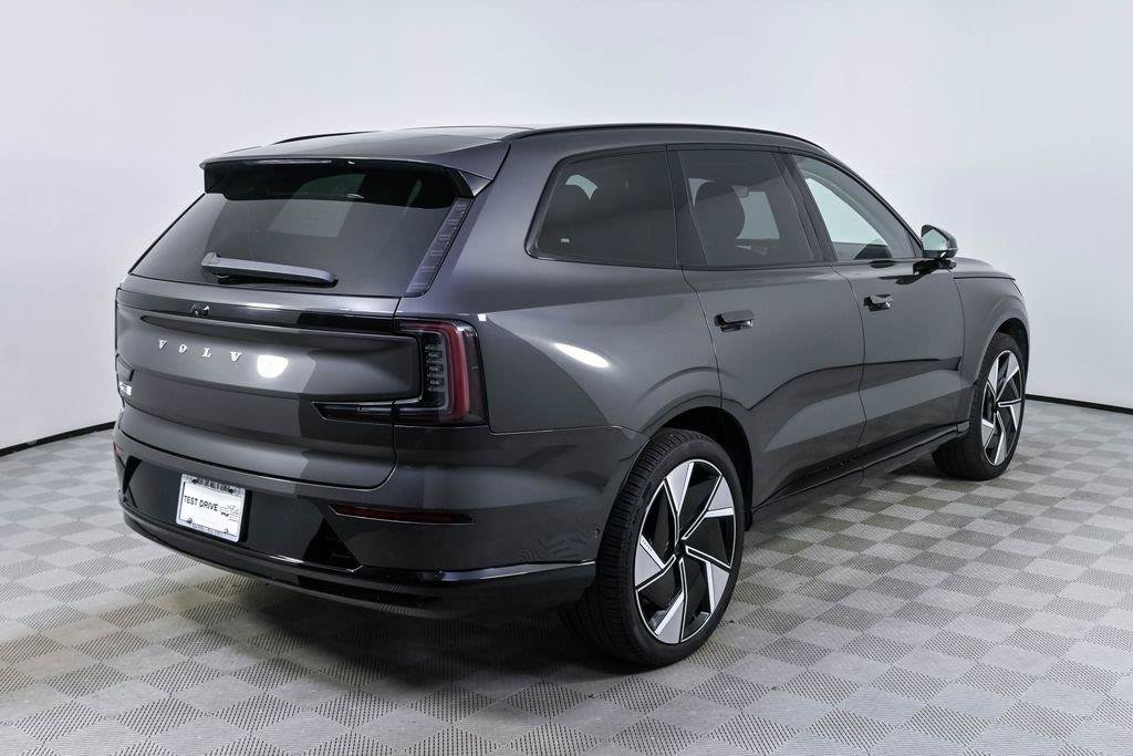 Certified 2025 Volvo EX90 Plus AWD/4WD image 29
