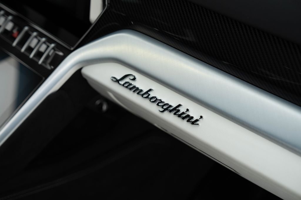 Used 2024 Lamborghini Urus S AWD/4WD image 34