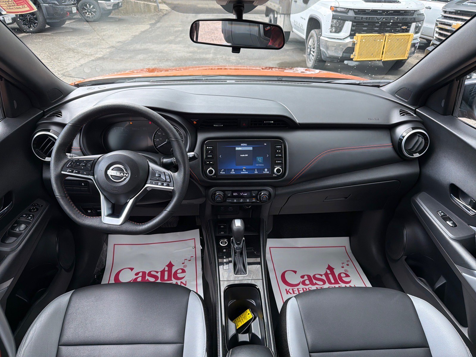Used 2024 Nissan Kicks SR w/ SR Premium Package FWD image 11