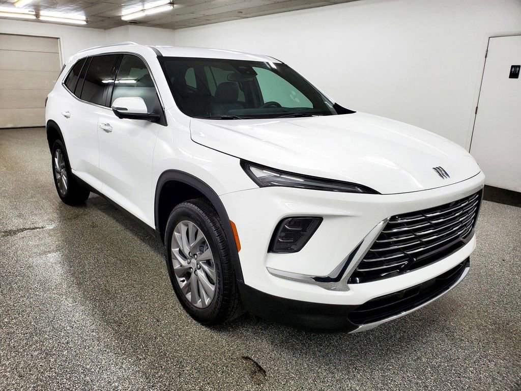 Used 2025 Buick Enclave Preferred image 3